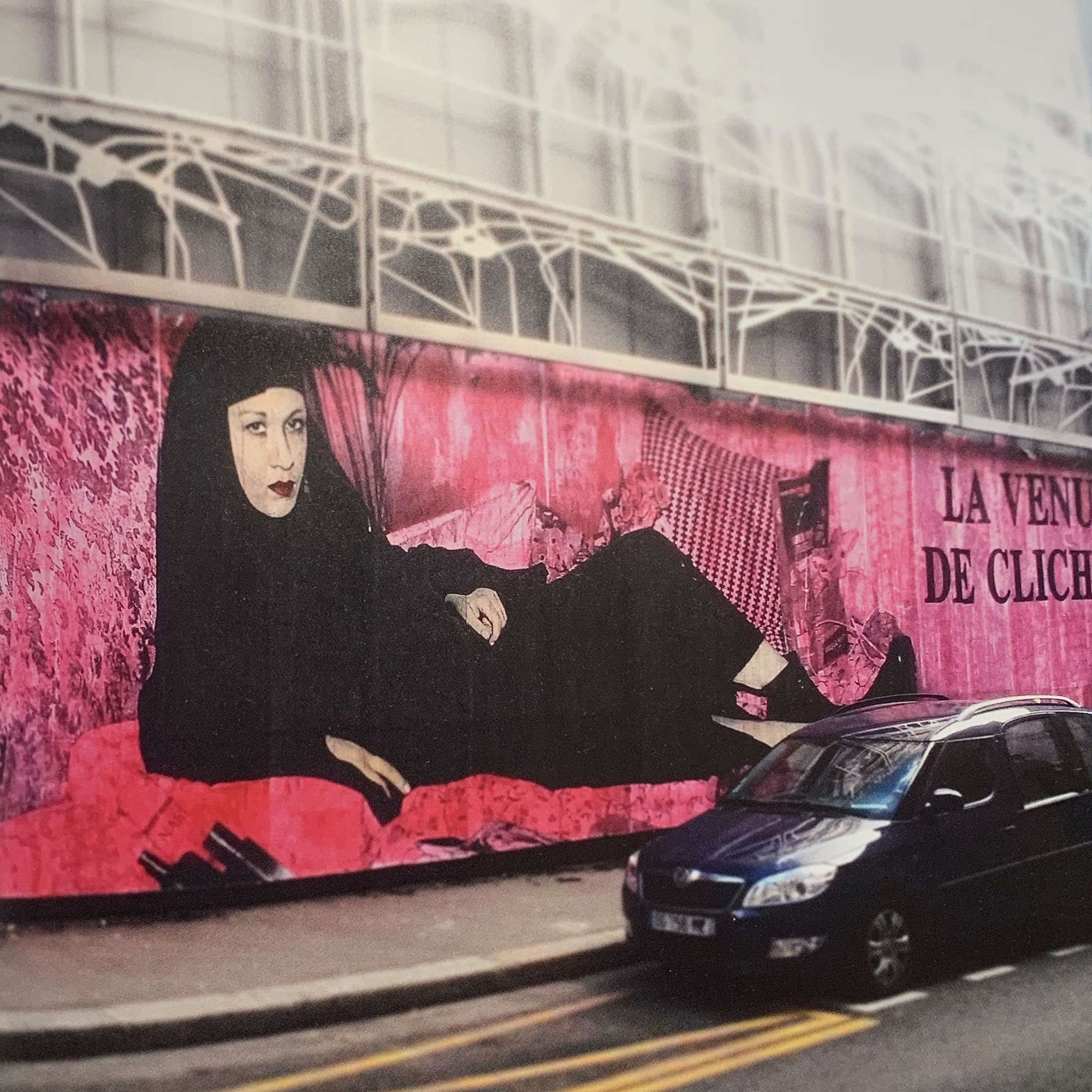 sous le street art le louvre