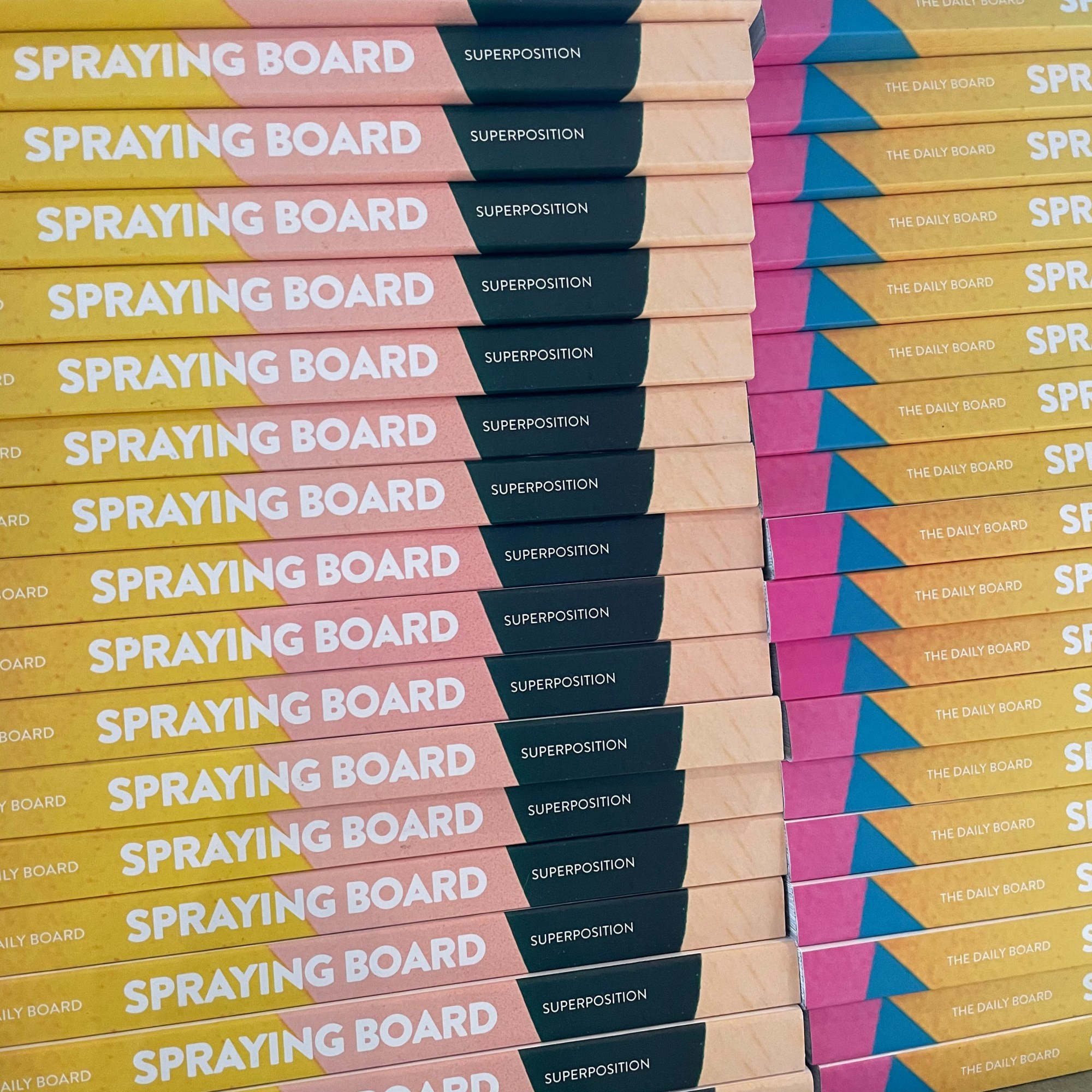 Le nouveau tome de l'exposition Spraying Board est disponible !