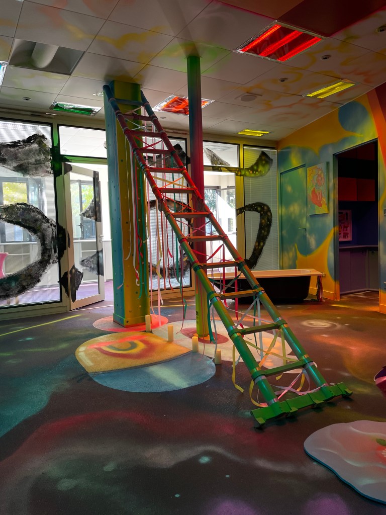 LE 120 Superposition - Yandy Graffer